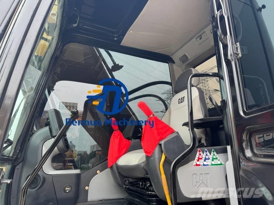 CAT 320D2 Gravemaskiner på larvebånd