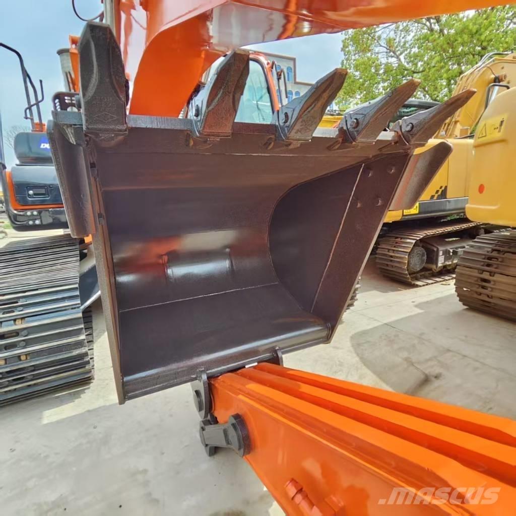 Doosan DX 225 Gravemaskiner på larvebånd