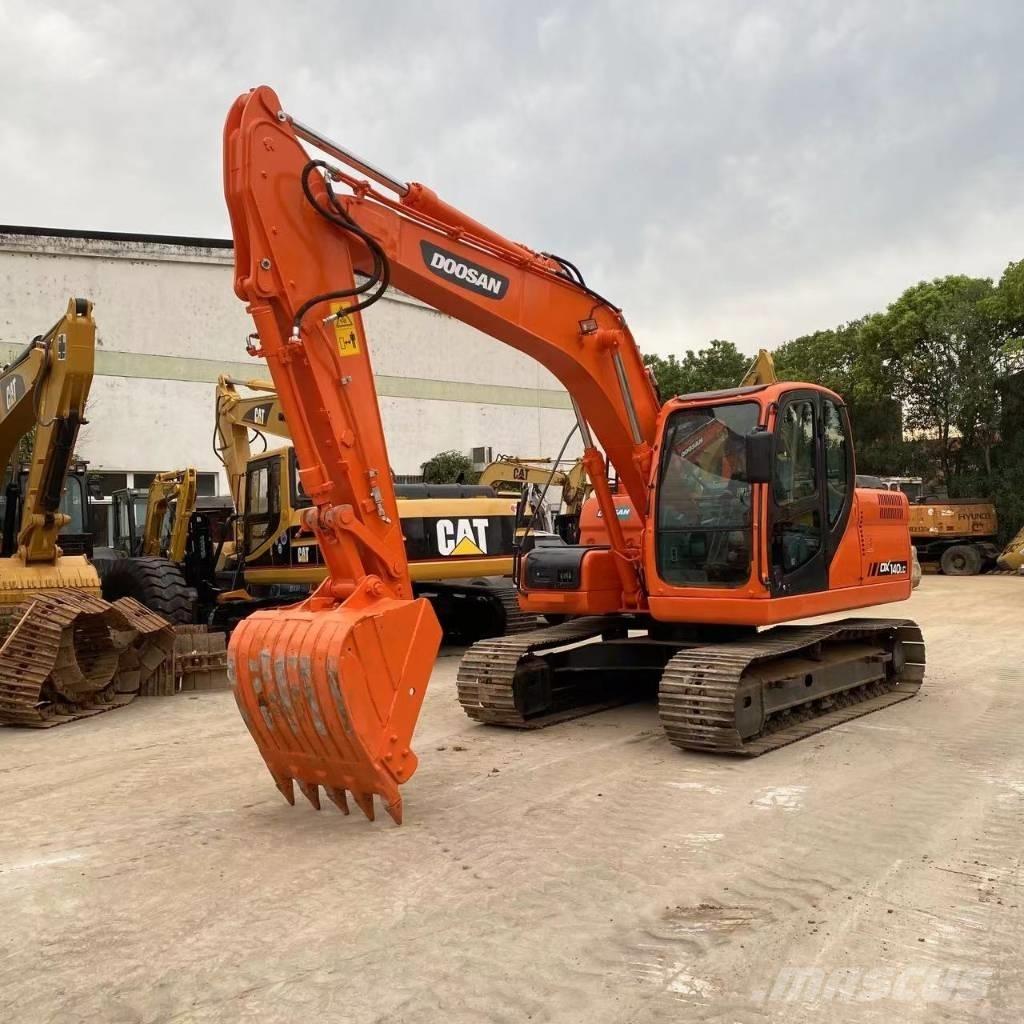 Doosan DX 140 LC Gravemaskiner på larvebånd