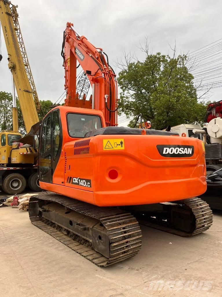 Doosan DX 140 LC Gravemaskiner på larvebånd