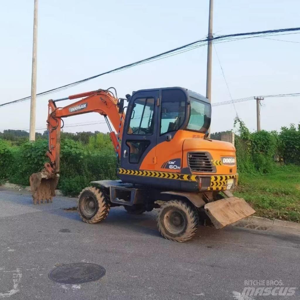 Doosan DX60W Gravemaskiner på hjul