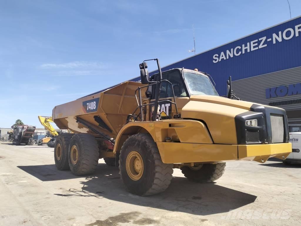 CAT 740 B Terrængående lastbiler