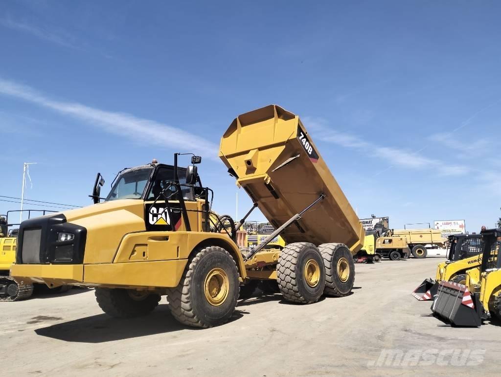 CAT 740 B Terrængående lastbiler