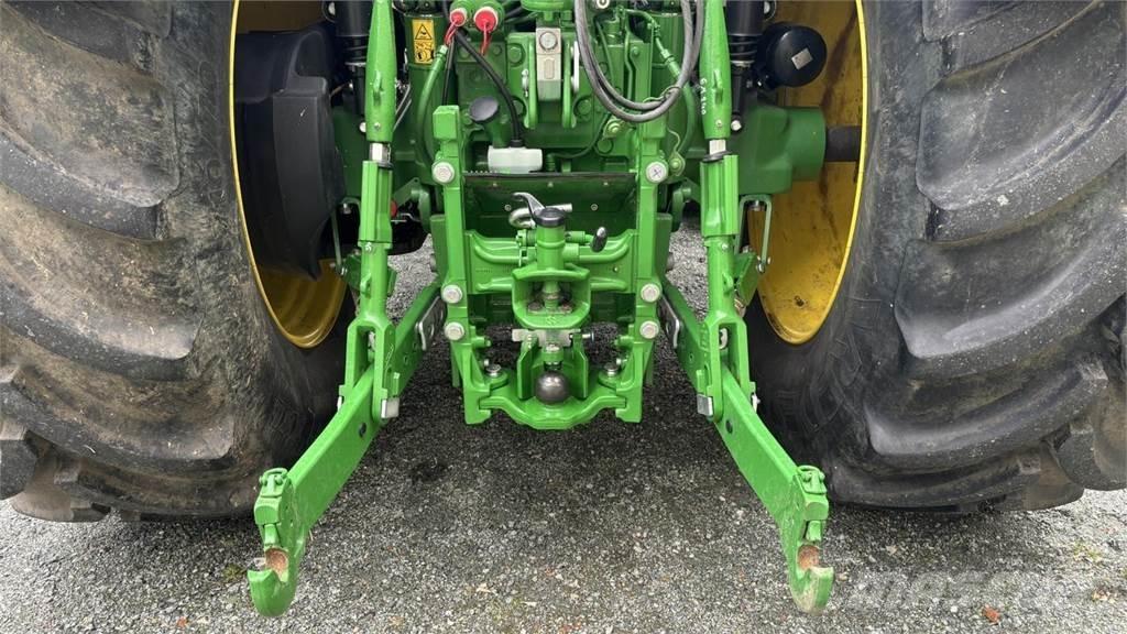 John Deere 6M240 Traktorer
