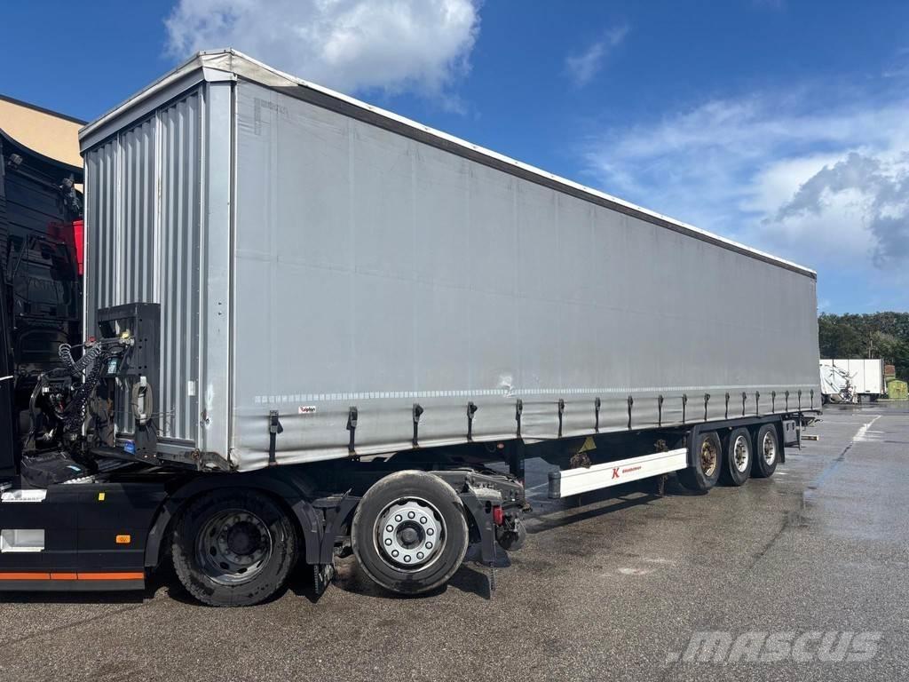 Kässbohrer Maxima Semi-trailer med Gardinsider