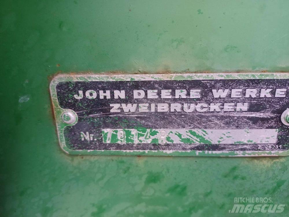 John Deere 1000 Kultivatorer