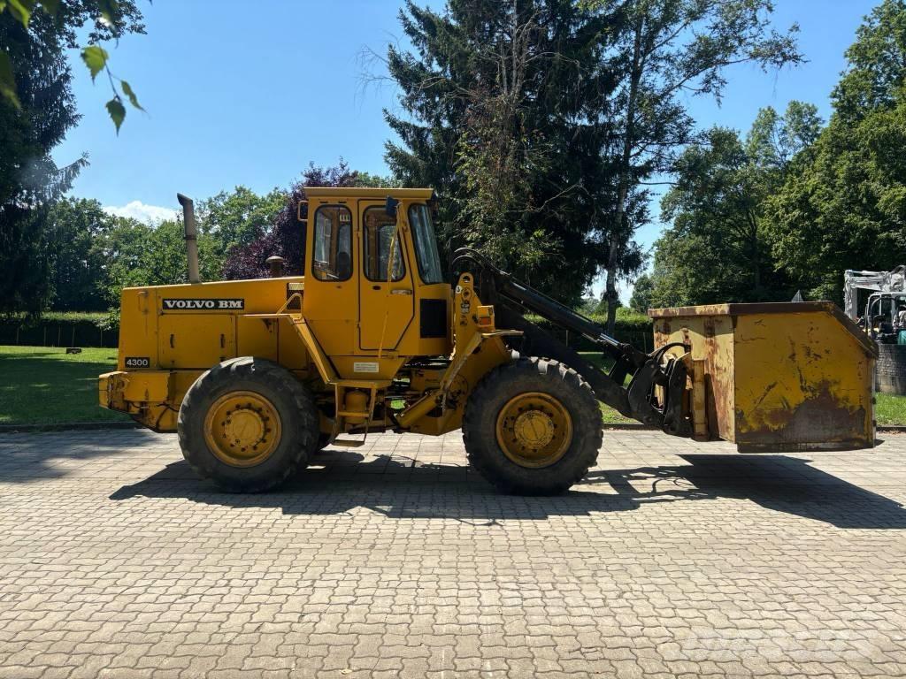 Volvo BM 4300 Læssemaskiner på hjul
