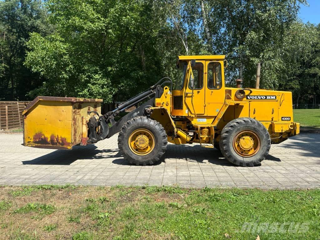 Volvo BM 4300 Læssemaskiner på hjul