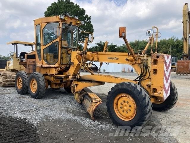 Komatsu GD 405 A-2 Vejhøvle / Gradere