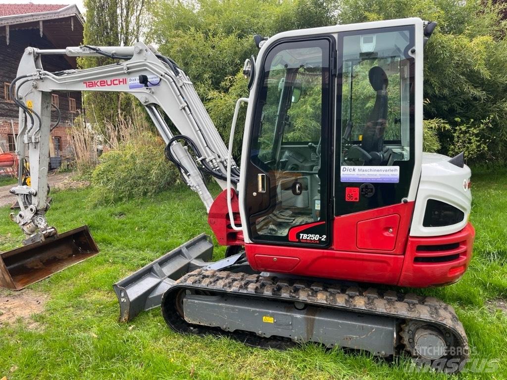 Takeuchi TB250-2 Minigravemaskiner