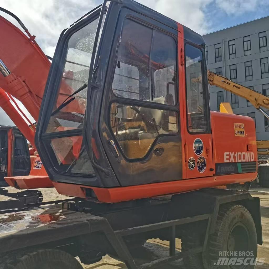 Hitachi EX 100 W D Gravemaskiner på hjul