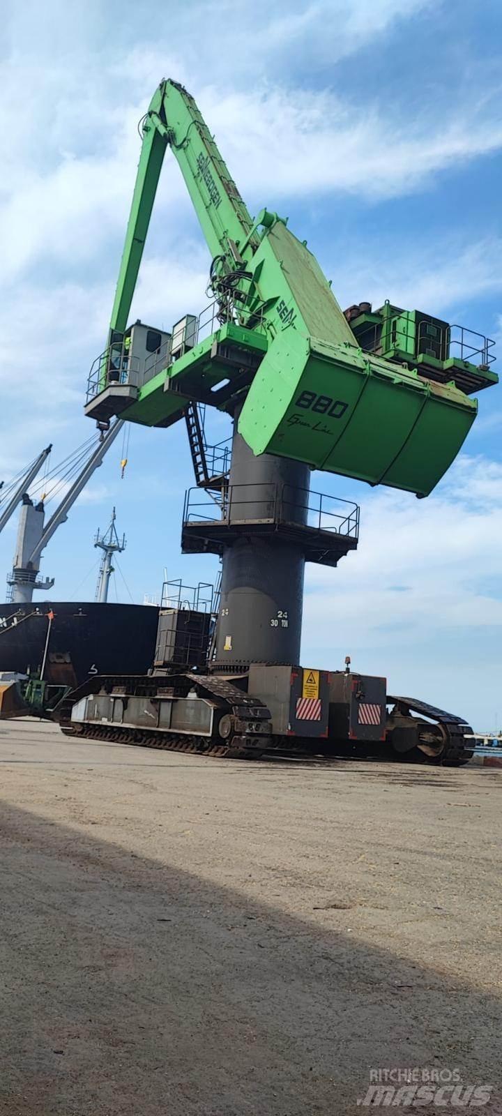 Sennebogen 880 Materialehåndteringsmaskiner