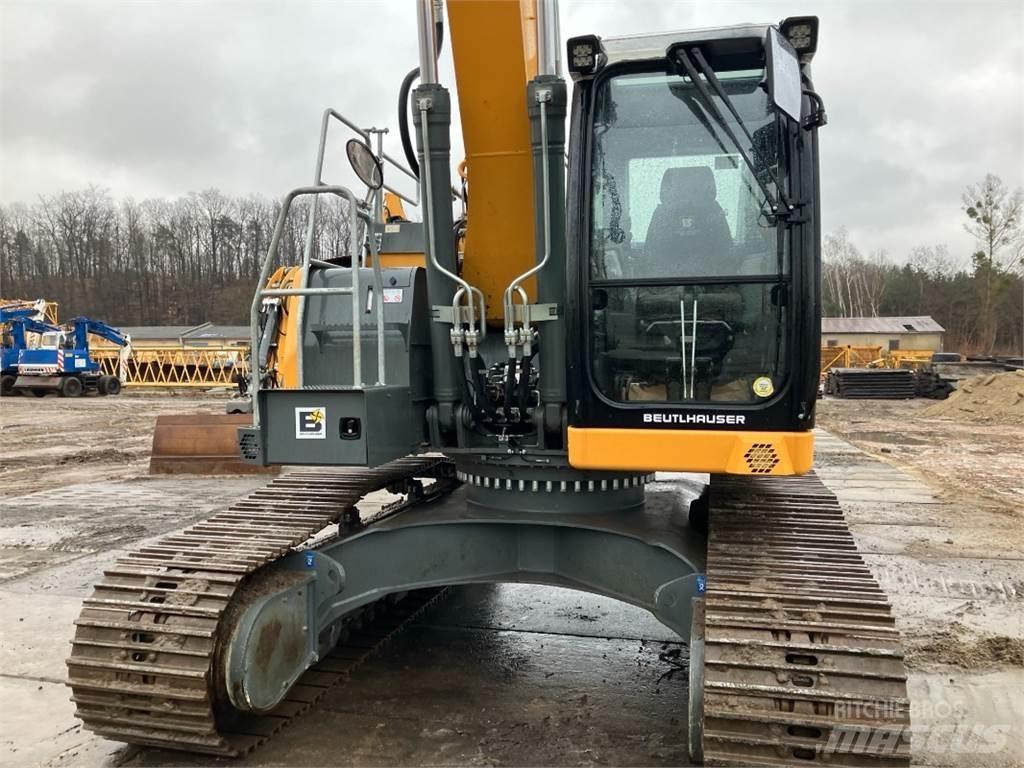 Liebherr R924 Gravemaskiner på larvebånd