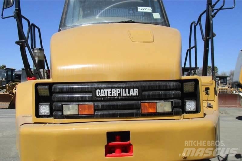 CAT 730 Terrængående lastbiler