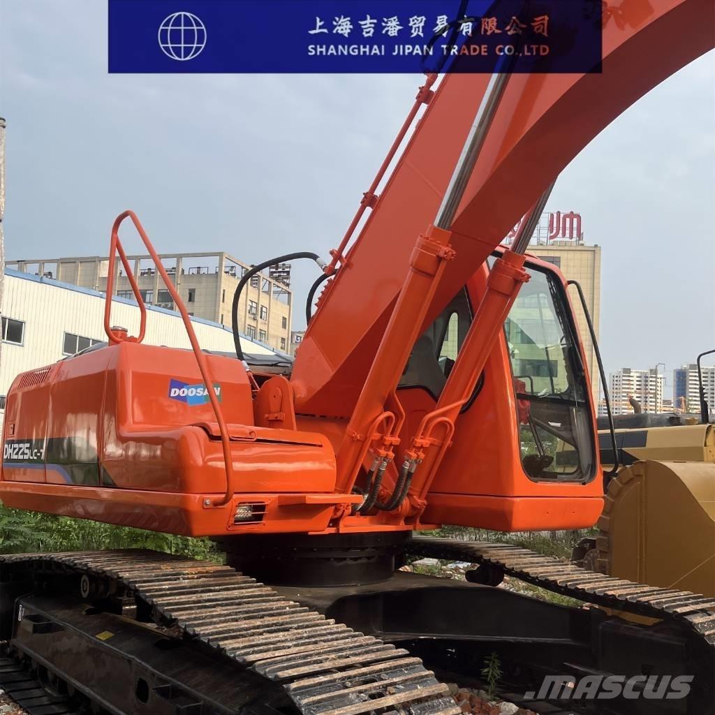 Doosan DH 225 Gravemaskiner på larvebånd