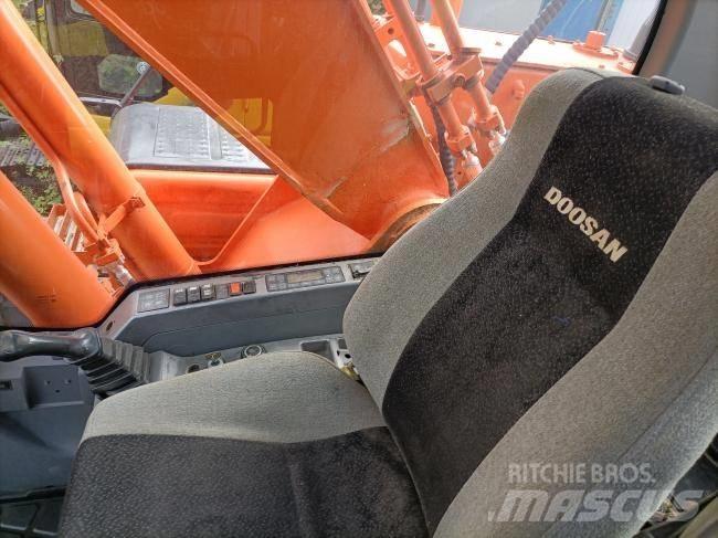 Doosan DX 300 Gravemaskiner på larvebånd