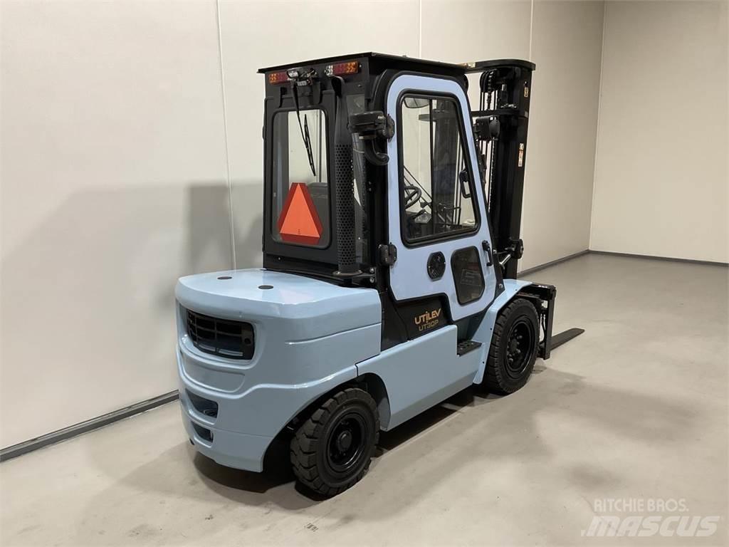 Utilev UT30P Diesel gaffeltrucks
