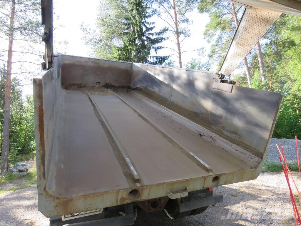 Sisu SR 300 Lastbiler med tip