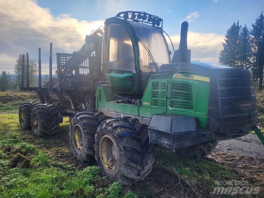John Deere 1210 G Udkørselsmaskiner