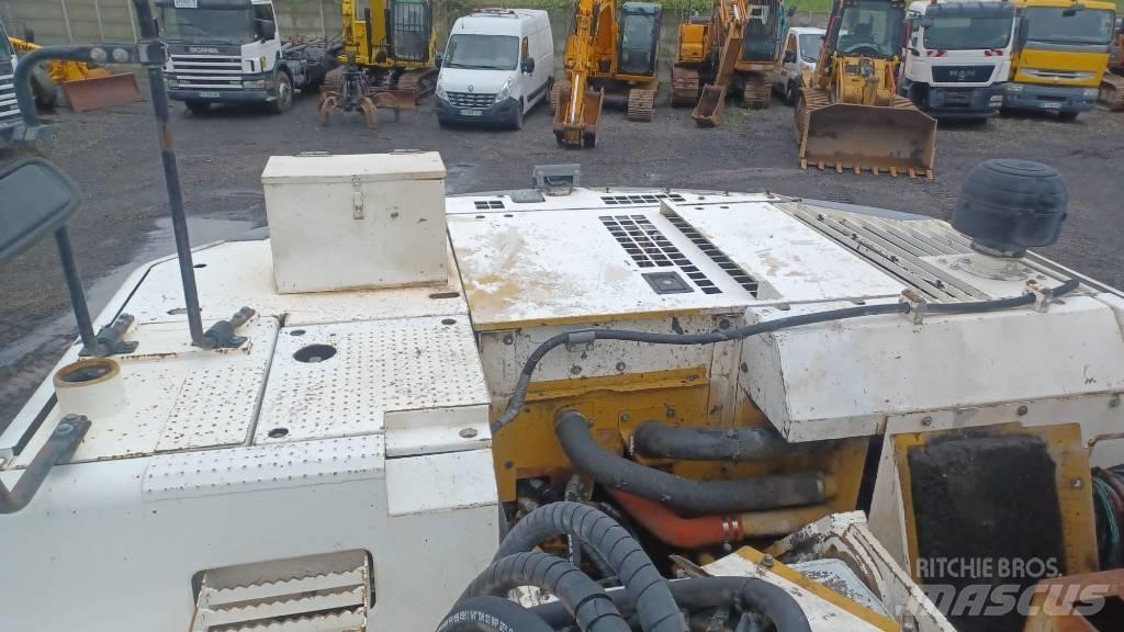 CAT 328 D L Gravemaskiner på larvebånd