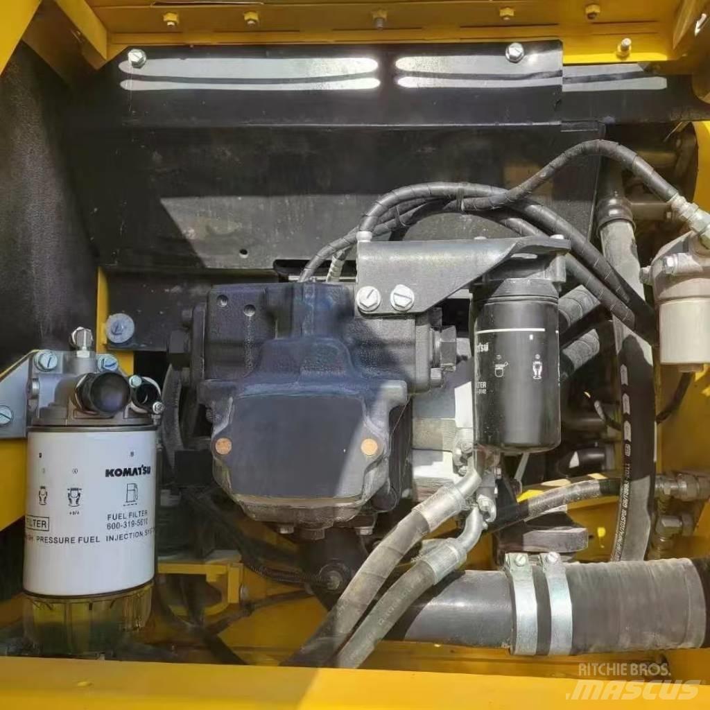 Komatsu 240LC-8 Gravemaskiner på larvebånd