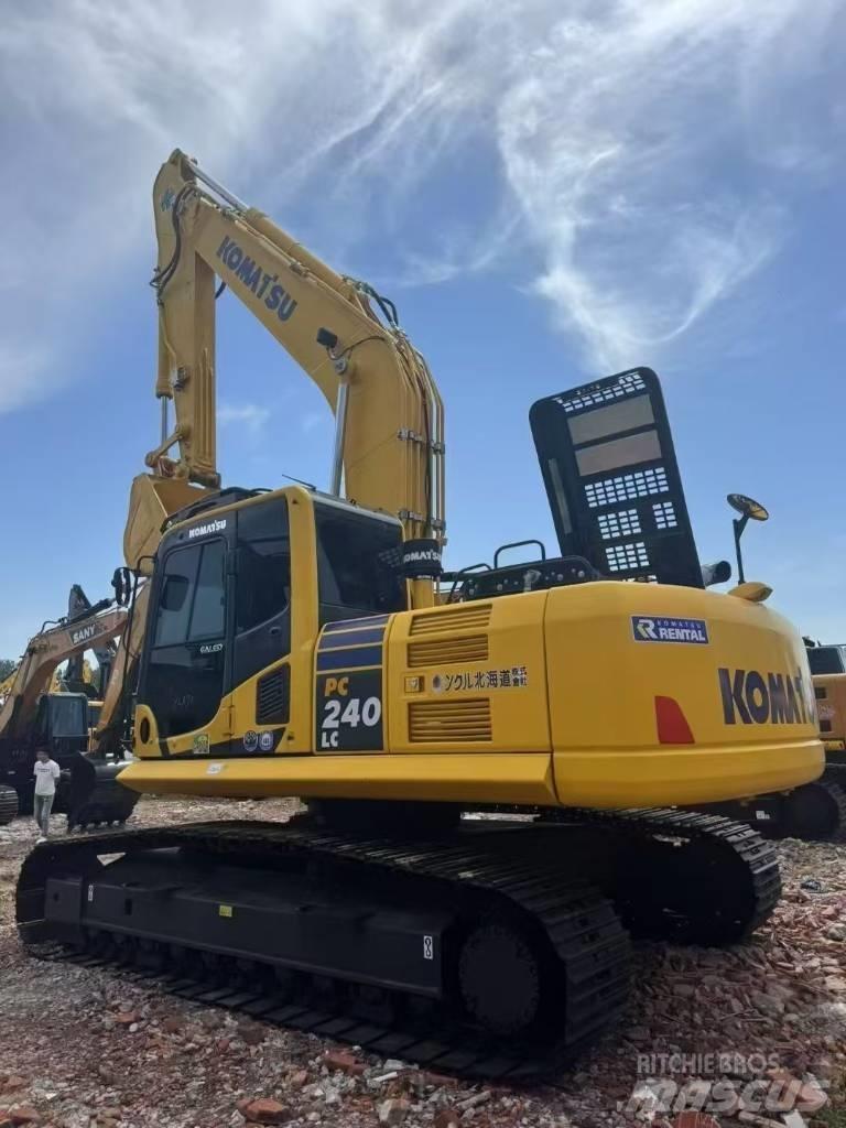 Komatsu 240LC-8 Gravemaskiner på larvebånd
