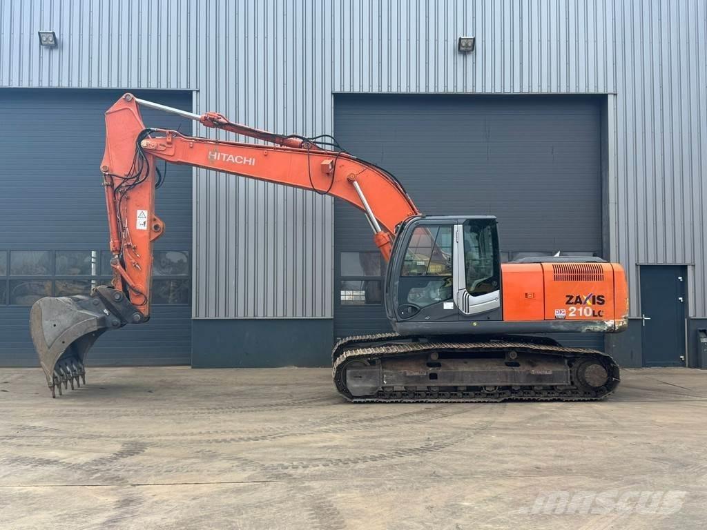 Hitachi ZX210LC-3 Gravemaskiner på larvebånd