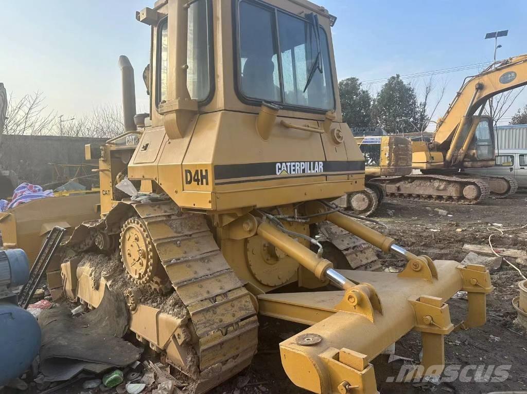 CAT D4H Bulldozer på larvebånd