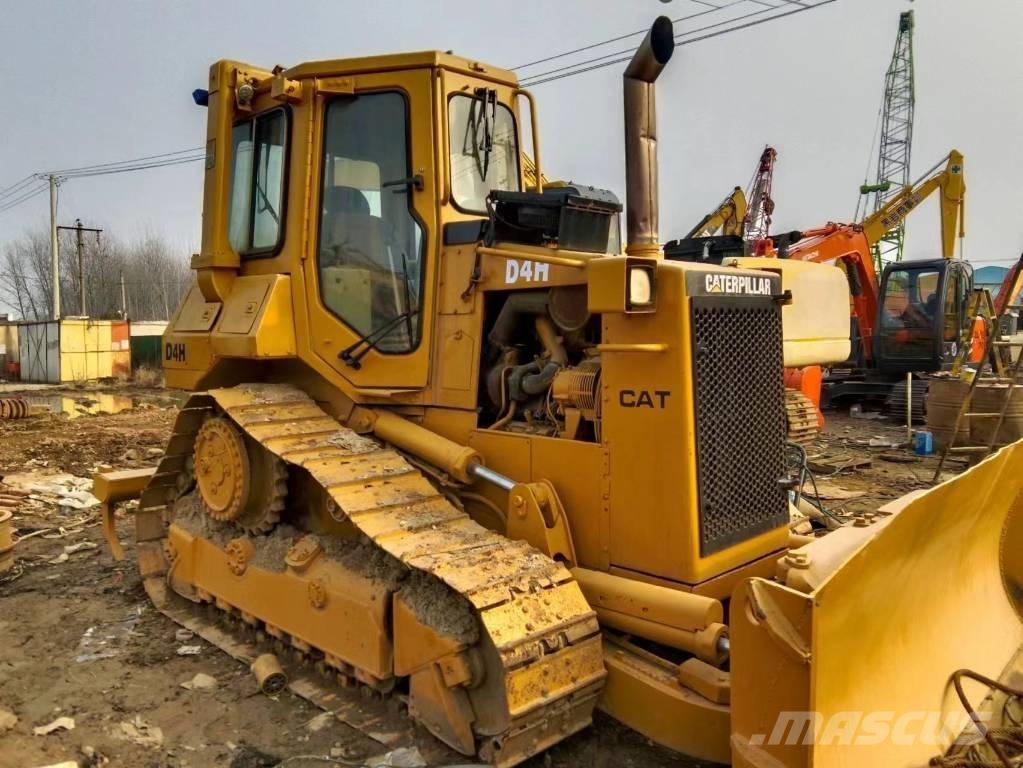 CAT D4H Bulldozer på larvebånd