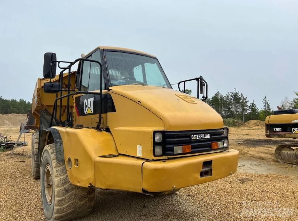 CAT 730 Terrængående lastbiler