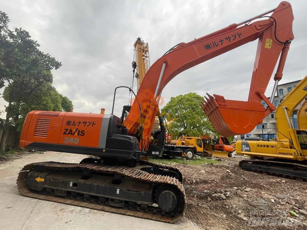 Hitachi ZX 240 Gravemaskiner på larvebånd