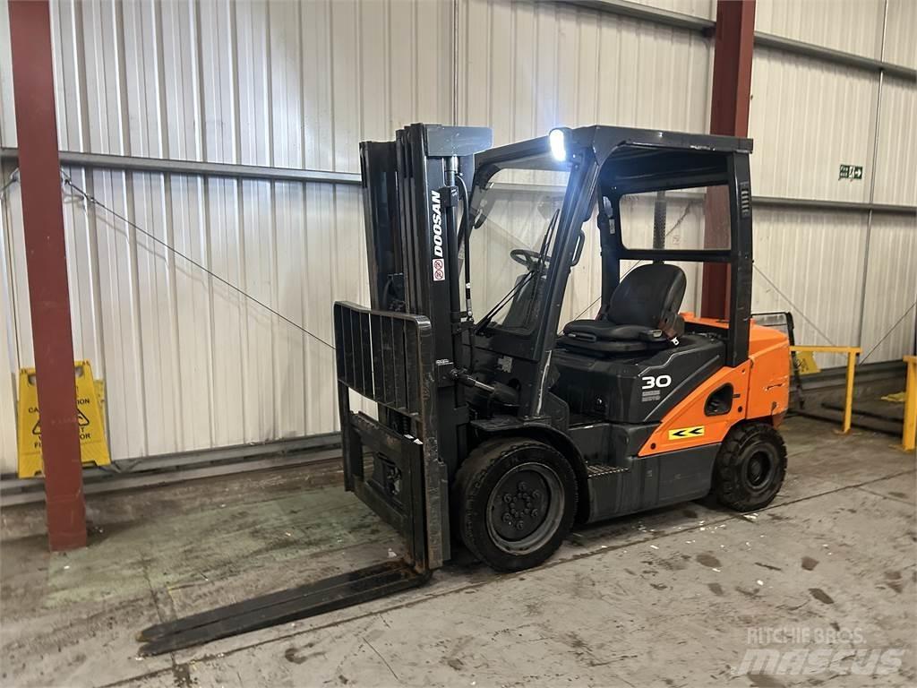 Doosan D30S-5 Diesel gaffeltrucks