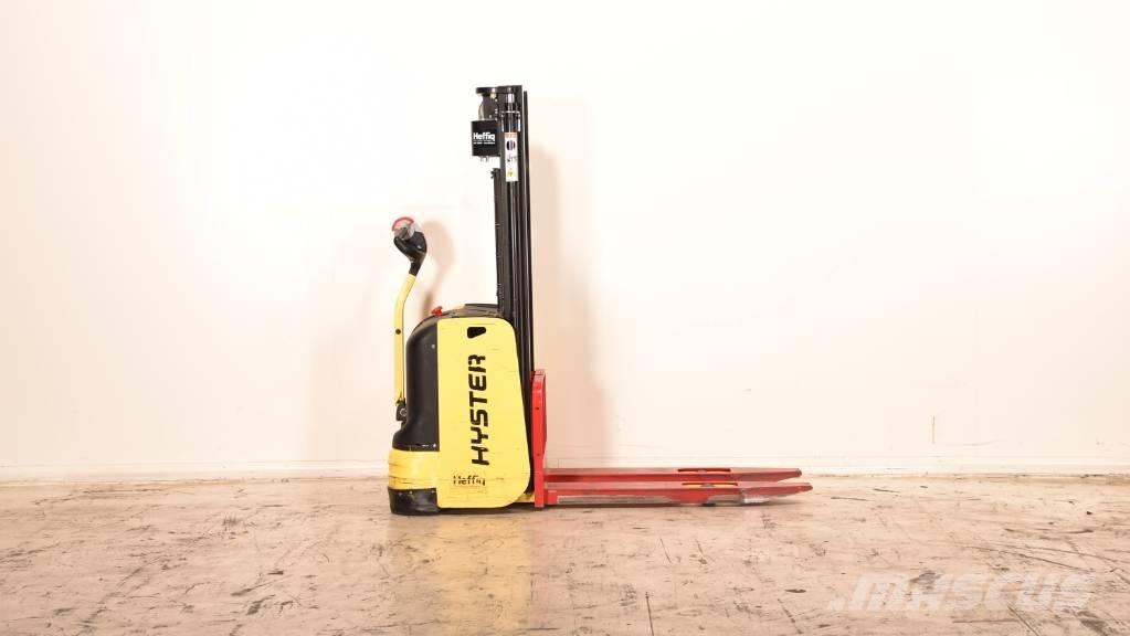 Hyster S 1.0-24 Gaffelstabler med gående fører