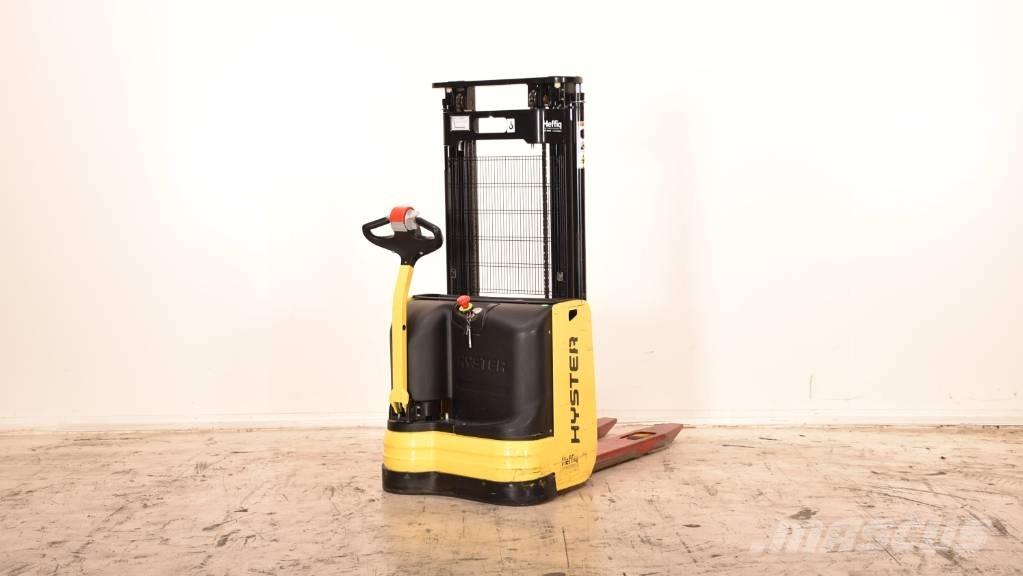 Hyster S 1.0-24 Gaffelstabler med gående fører