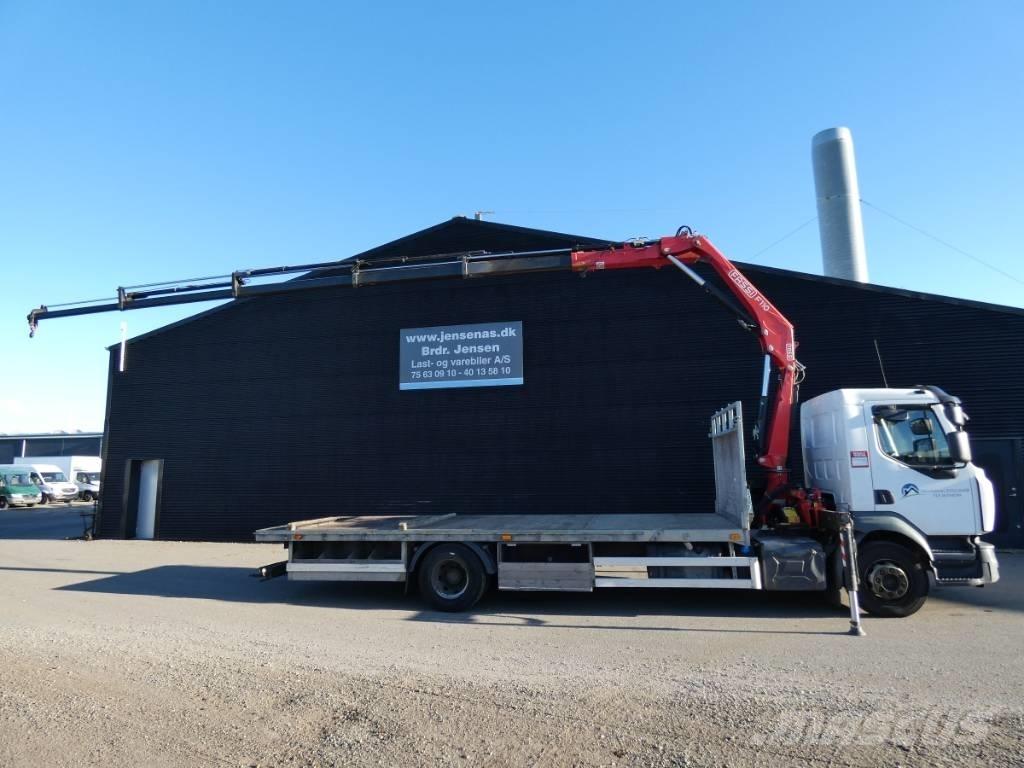 Renault D Lastbil med kran