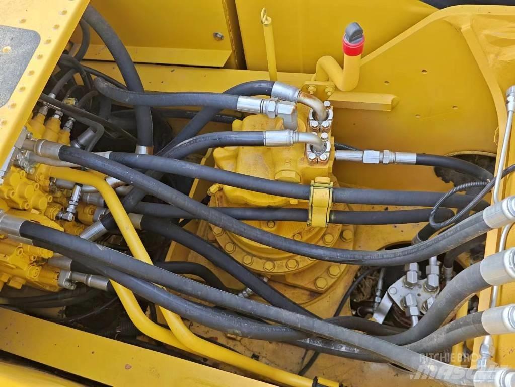 Komatsu PC 200 Gravemaskiner på larvebånd