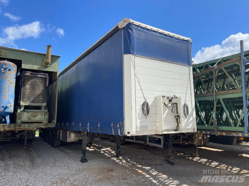Schmitz SFG 24 Semi-trailer med fast kasse