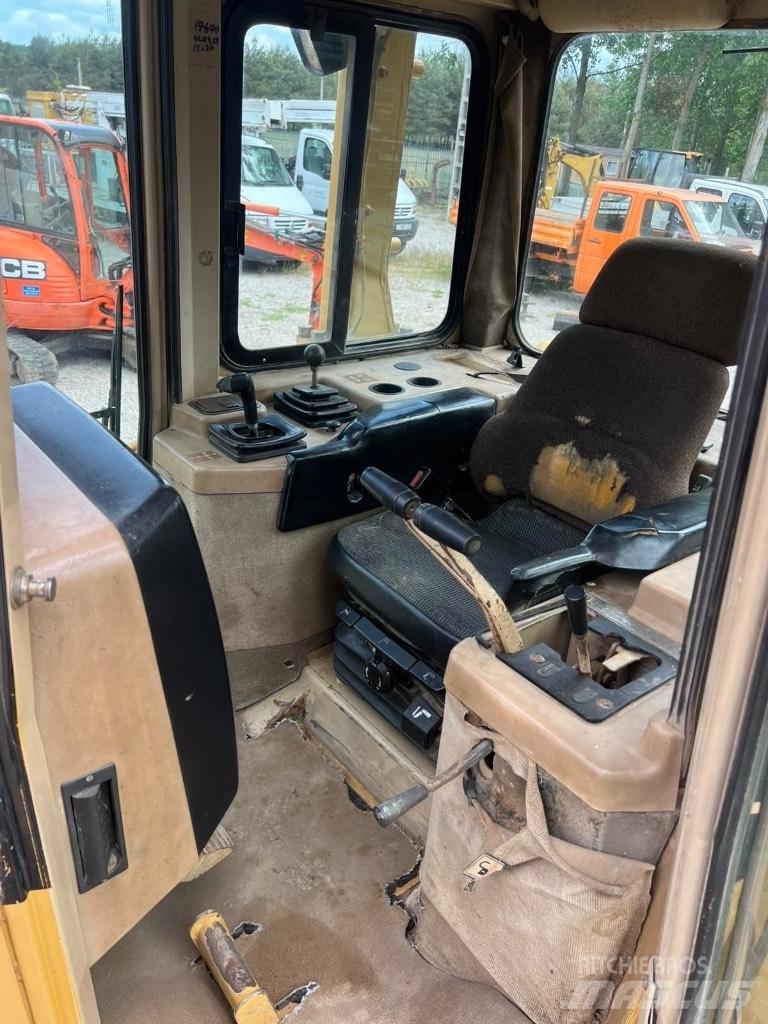 CAT D 6 M Bulldozer på larvebånd