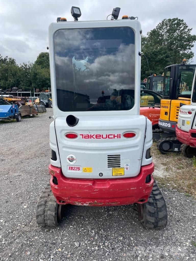 Takeuchi TB 225 Minigravemaskiner
