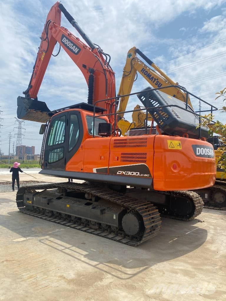 Doosan DX 300 Gravemaskiner på larvebånd