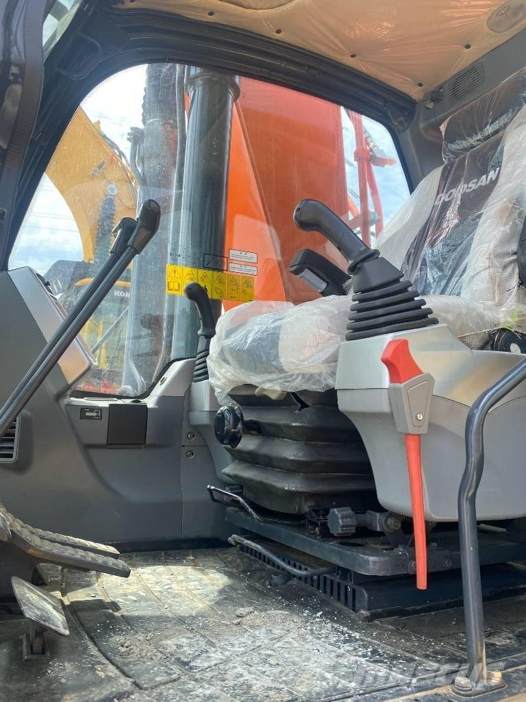 Doosan DX 300 Gravemaskiner på larvebånd