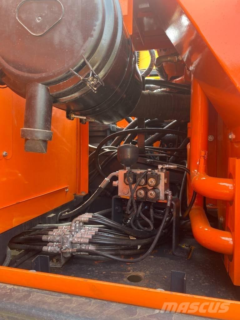 Doosan DX 300 Gravemaskiner på larvebånd
