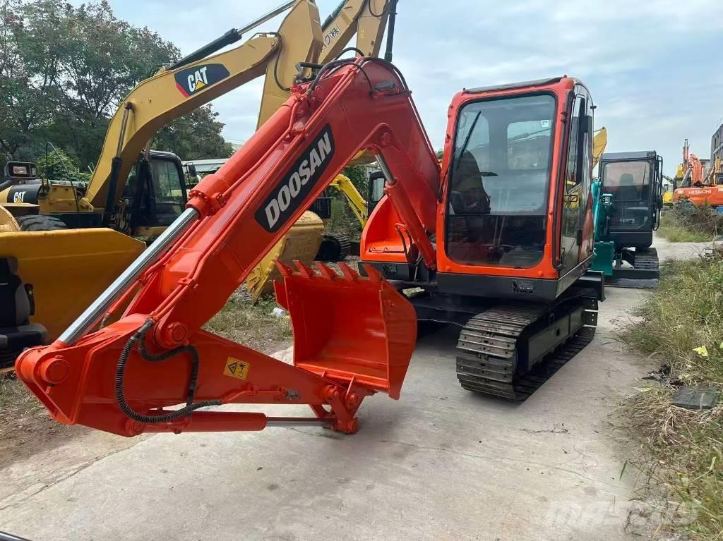 Doosan DX 75-9 C Gravemaskiner på larvebånd