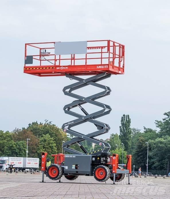 SkyJack 6832RTE Saxlifte