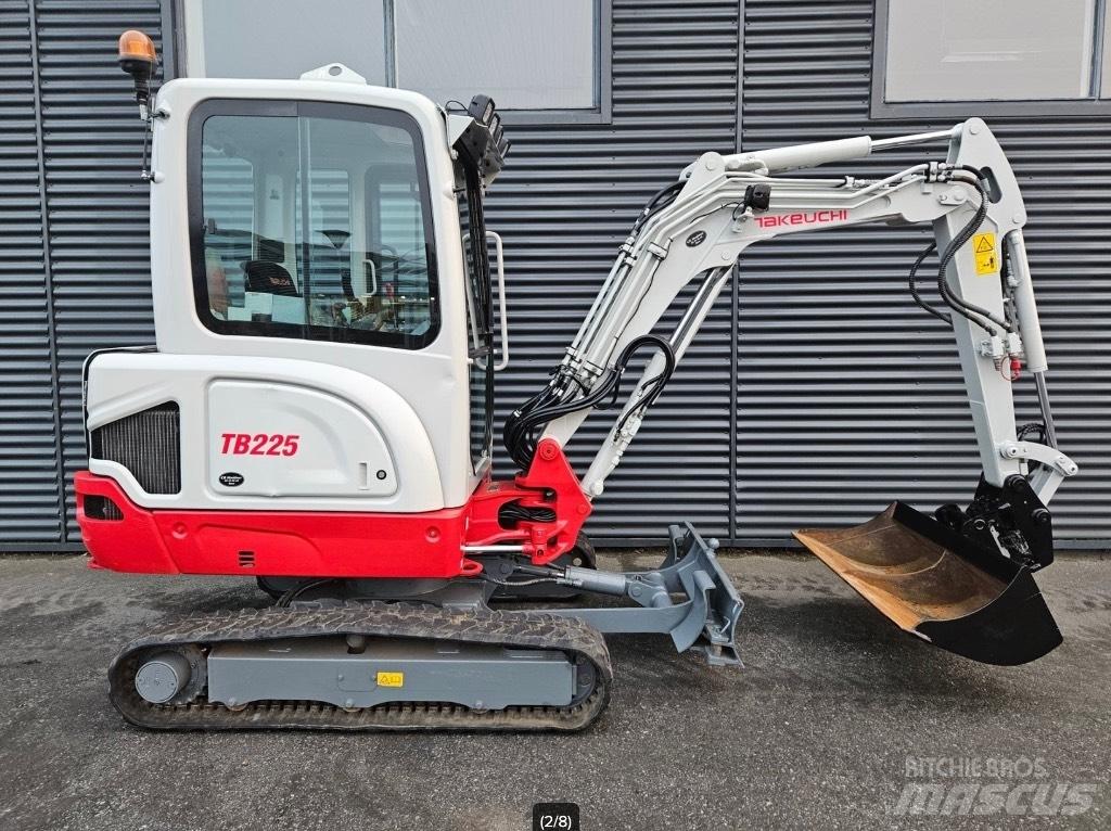 Takeuchi TB 225 Minigravemaskiner