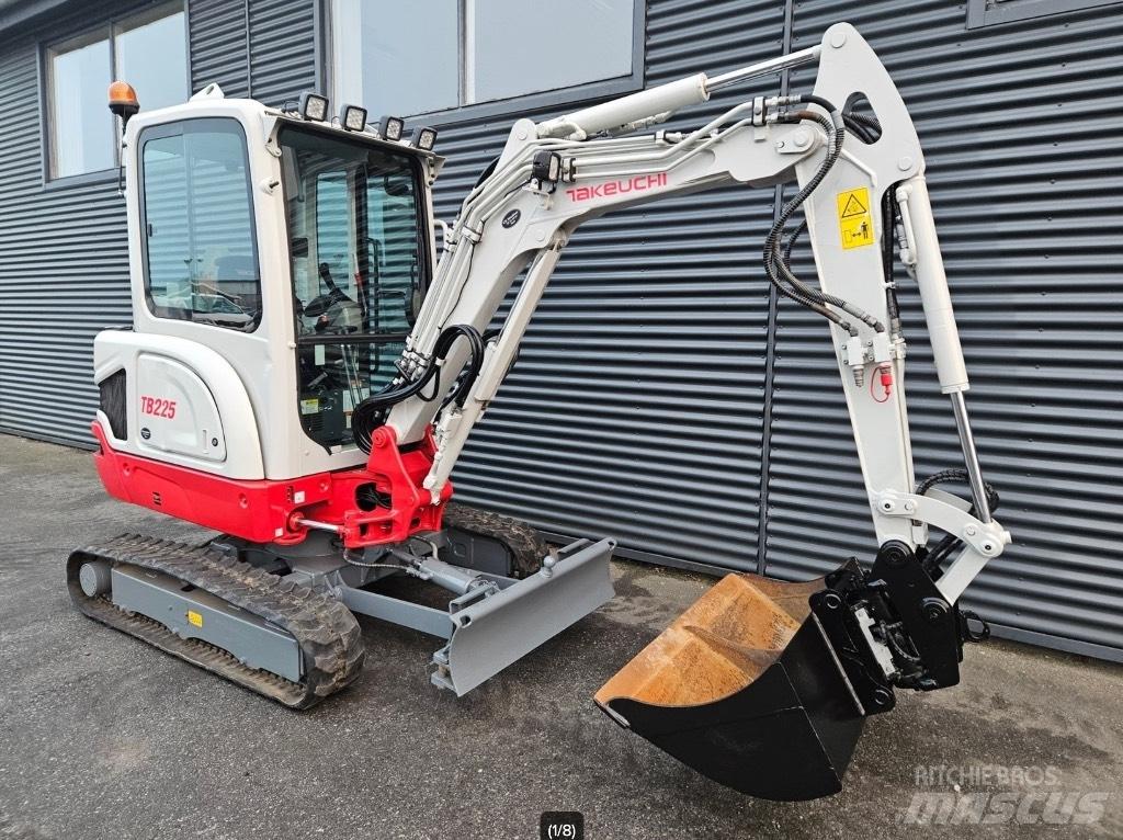 Takeuchi TB 225 Minigravemaskiner