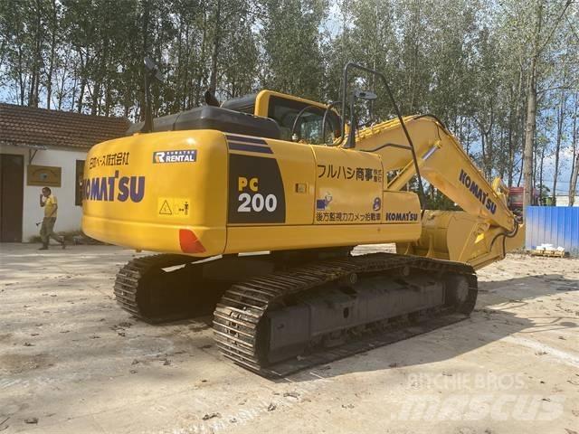 Komatsu PC200-8 Gravemaskiner på larvebånd