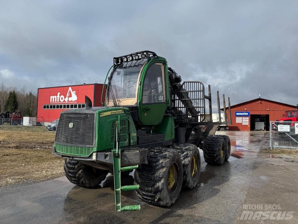 John Deere 1010 E Udkørselsmaskiner