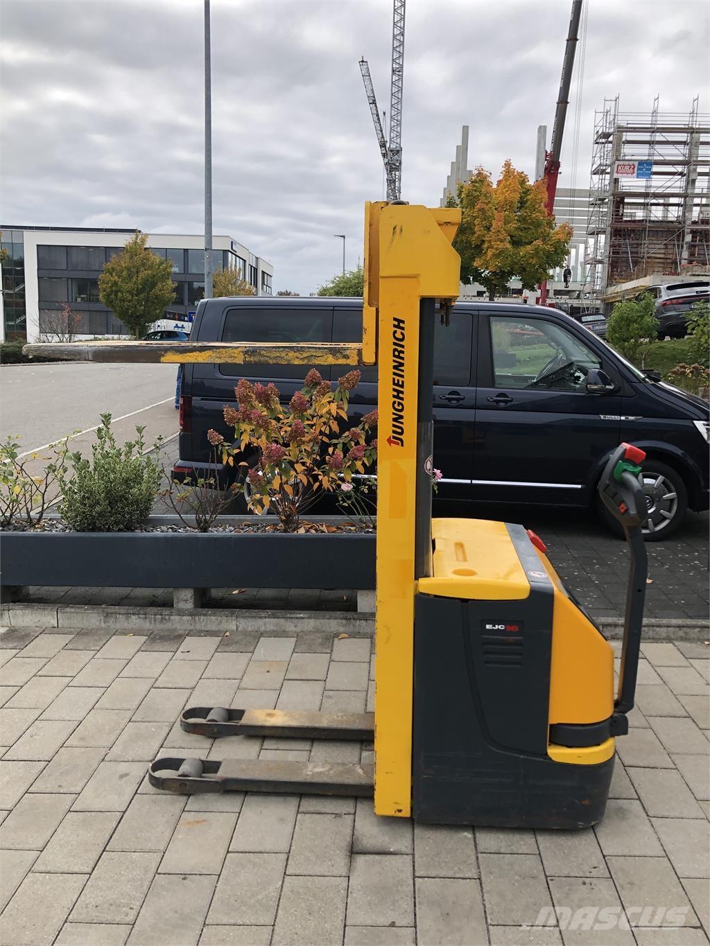 Jungheinrich EJC16 Selvkørende stablere
