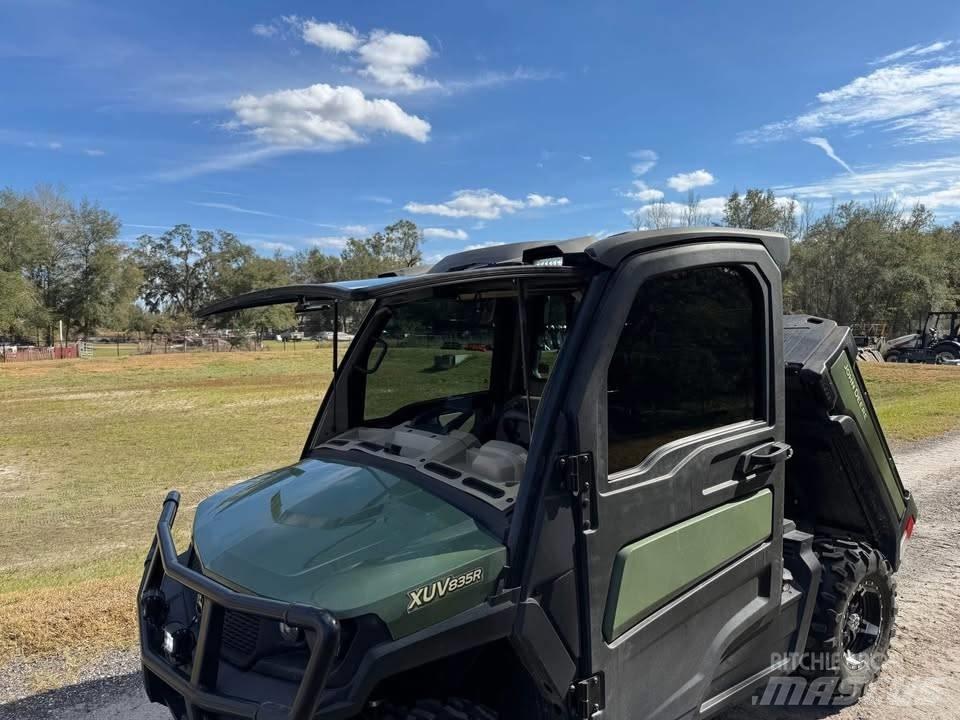 John Deere XUV835R Hjælpemaskiner
